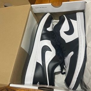 Air Jordan 1 “pandas” US WMNS 9.5// WORN ONCE.